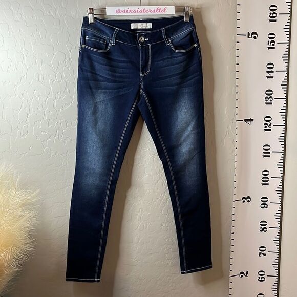 CATO est. 1946 denim jeans w/ whiskering & lots of stretch five pockets low rise - Picture 2 of 11